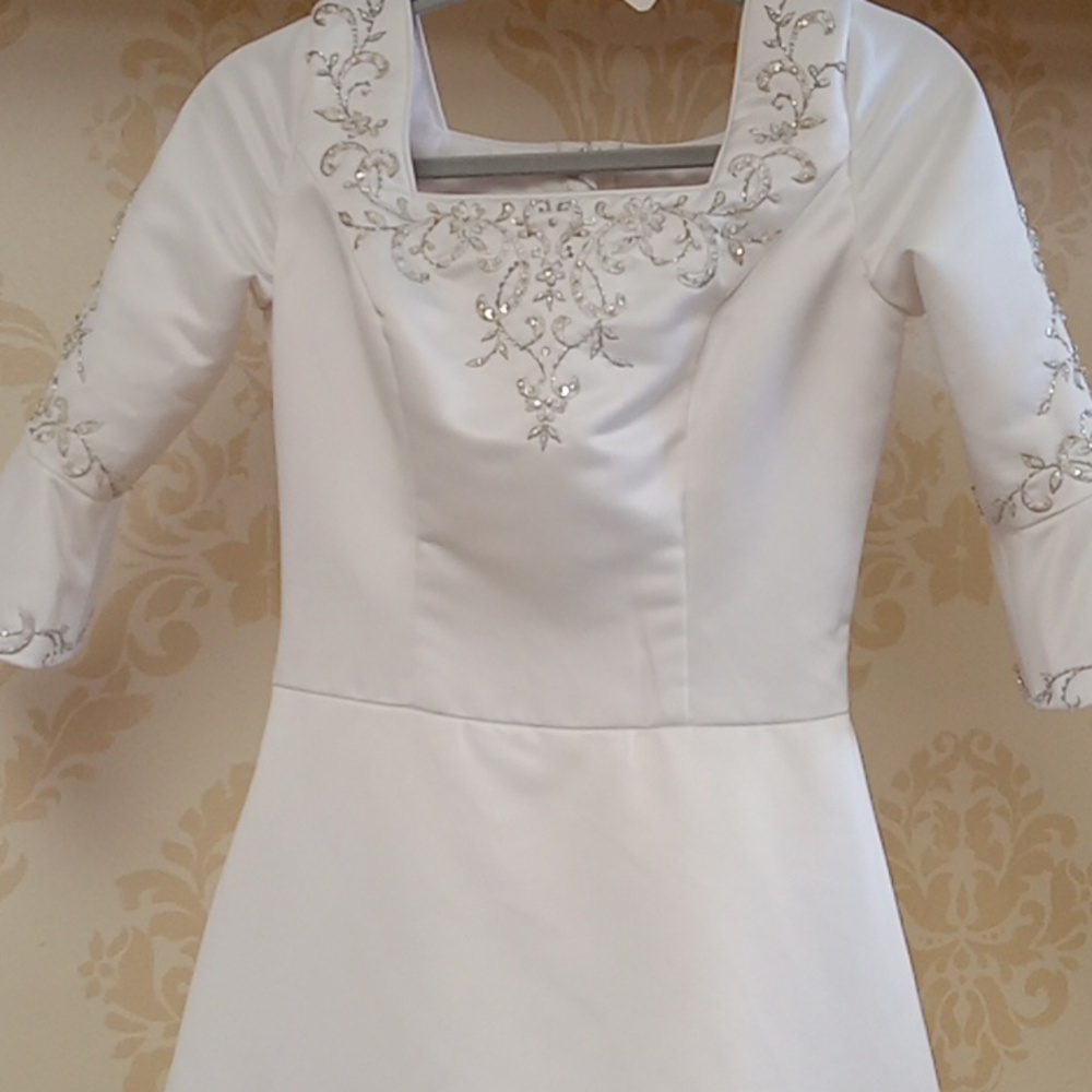Eternity size 4 modest wedding dress - Picture 2 of 8